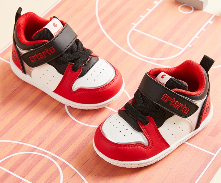 親子でリンクコーデ！王道スニーカー５選 - 元気ママ応援プロジェクト