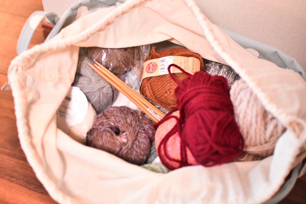 モフモで編む キッズ帽子＆キッズマフラー手作りレシピクロバー株式会社