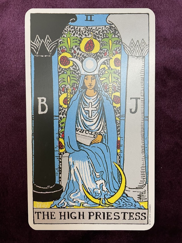 タロット女教皇・相手の気持ち・恋愛・未来・意味micane無料占い