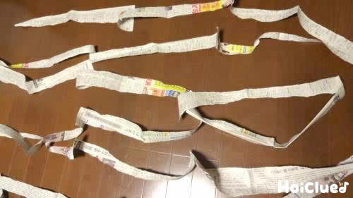 新聞紙遊びまとめ16選対象年齢別にイラストで解説保育士・幼稚園教諭のための情報メディア ほいくis ほいくいず