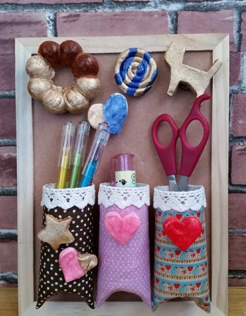 choooboo ⇦他の製作はこちらから 今回は卒園プレゼント🎁✨ 折り紙でデザインしたフォトフレームを作りました☺️子どもが自分たちで柄折り紙を選ぶことによって、 色々なデザインのフォトフレームができるので とても楽しいと思います👦👧 是非作ってみてください