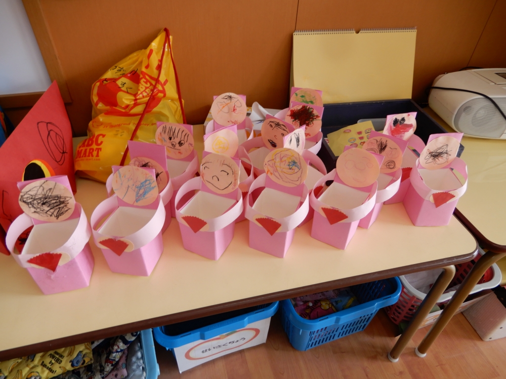 100均や家にあるもので簡単♪ 保育士が教える母の日の絵本＆制作遊びベビーカレンダ