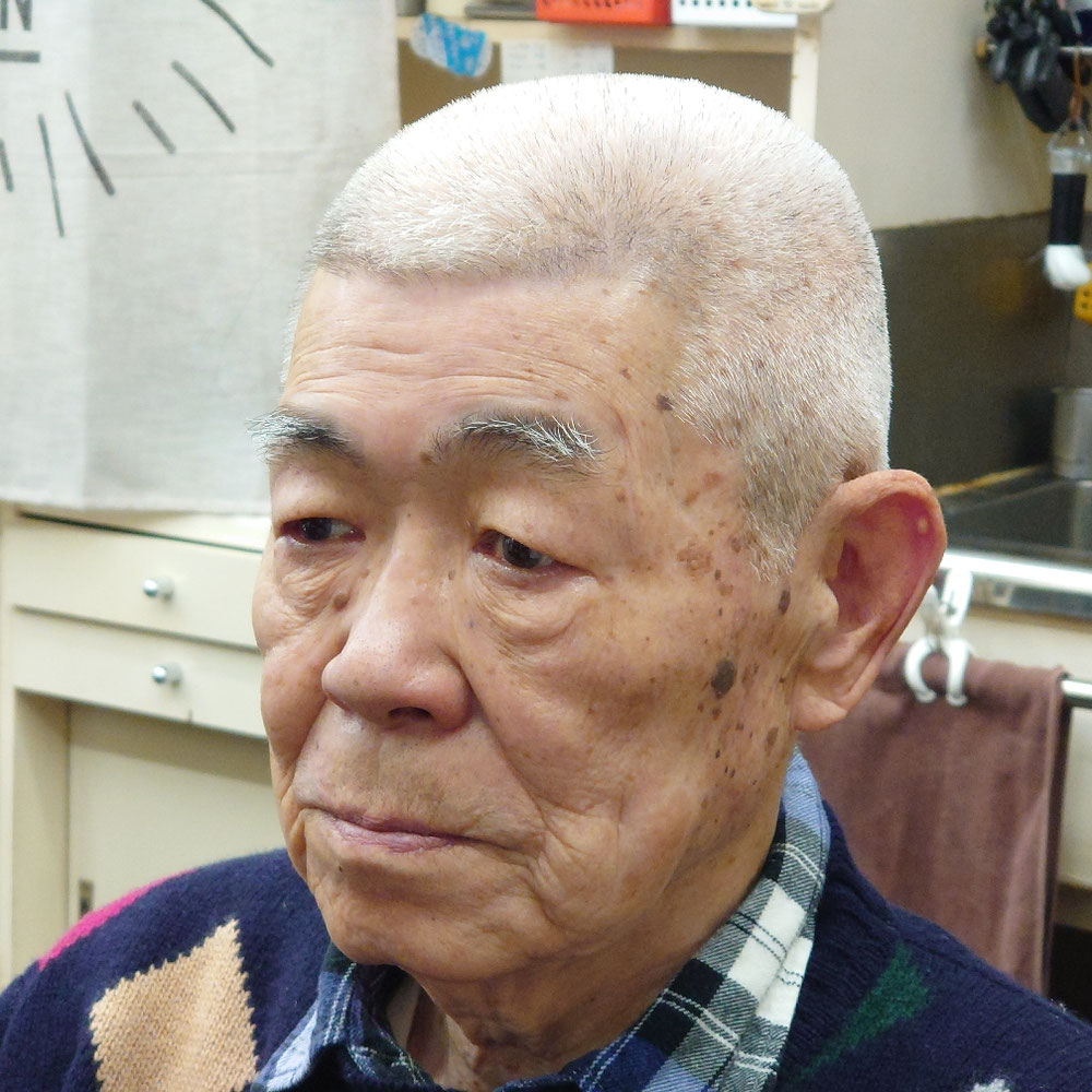 80歳のカリスマ中国人おじいちゃんモデル 工場労働者から華麗なる転身GQ JAPAN