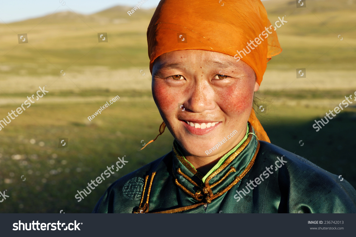 孤児から医者に・モンゴル人女性が里親と再会 – QAB NEWS Headline