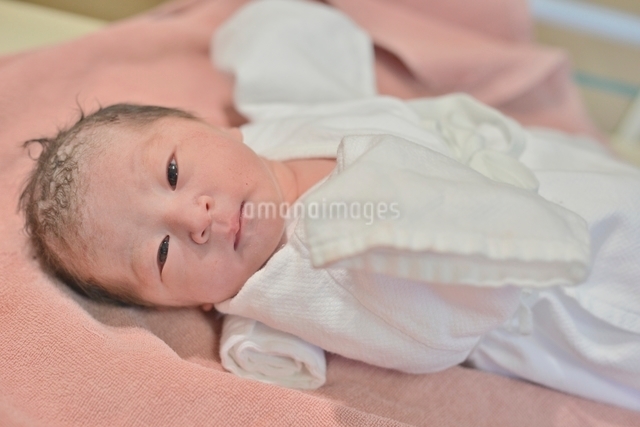 生まれたての赤ちゃん 写真素材1773893- フォトライブラリ