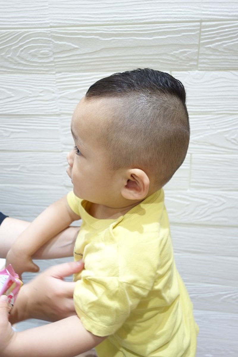 ベビーソフトモヒカンベビーソフモヒベビーベリーショート赤ちゃんの髪赤ちゃんのいる暮らし髪型ヘアカットこどものカットバリカンカット赤ちゃんのいる生活美容室チョッキンズbabykidsboykidstyle