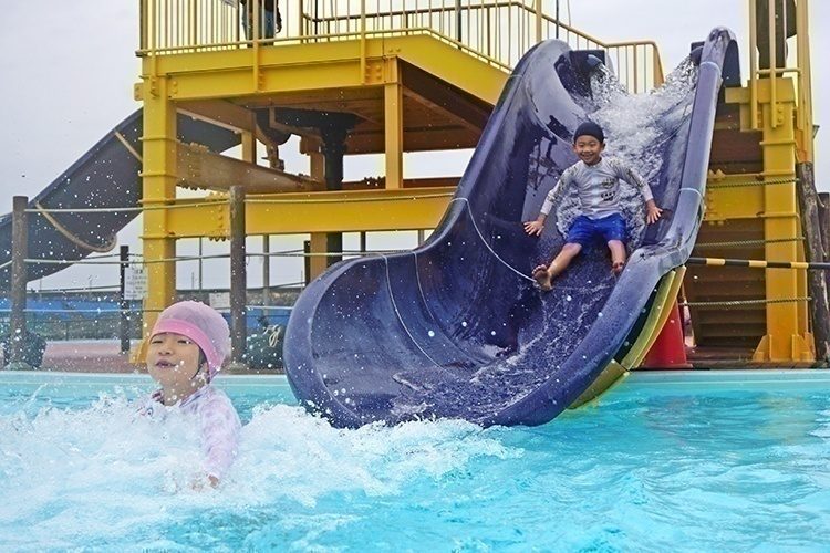 この夏、子どもと一緒に楽しみたい！沖縄の川遊びスポット7選よみもの沖縄CLIPあなたの沖縄旅を豊かにする体験予約サイト・観光情報メディア