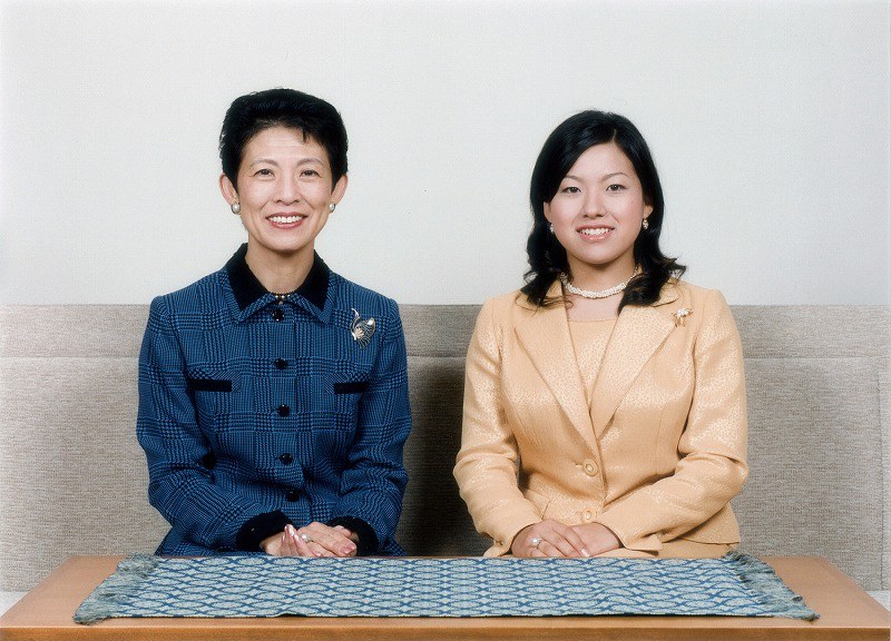 高円宮さま逝去２０年、久子さまインタビュー「集めた根付にお人柄」 : 読売新聞