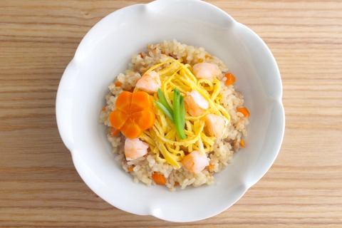 わが子が2歳の誕生日を迎えました 〜 お寿司ケーキを作った。 - 子連れでウロウロfal::diary