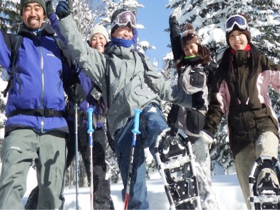 初めての雪遊び・子供と楽しむ冬の家族旅行プラン・宿の周りで安心雪遊び！！Pension AURA