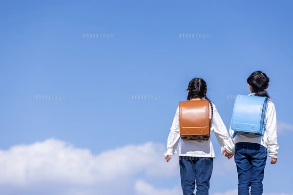 104 ランドセル 後ろ姿 Stock Photos, High-Res Pictures, and Images - Getty Images