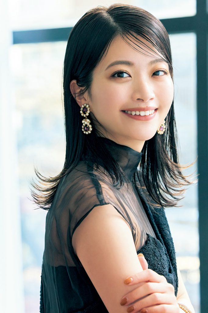 ミディアムでも出来る❣️華やかセルフアレンジ🫧, この方法だと短い髪でも流れるような華やかなアレンジが出来ちゃうよ💕,パーティーヘアやお呼ばれヘアセットにもぴったりなアレンジです☺︎✨, -,ヘアアレンジ 簡単ヘアアレンジ お呼ばれヘアセット 福岡ヘアセット シェリヘアデザイン cheriehairdesign ヘアアレンジ簡単 ヘアアレンジ動画 헤어스타일 头发安排