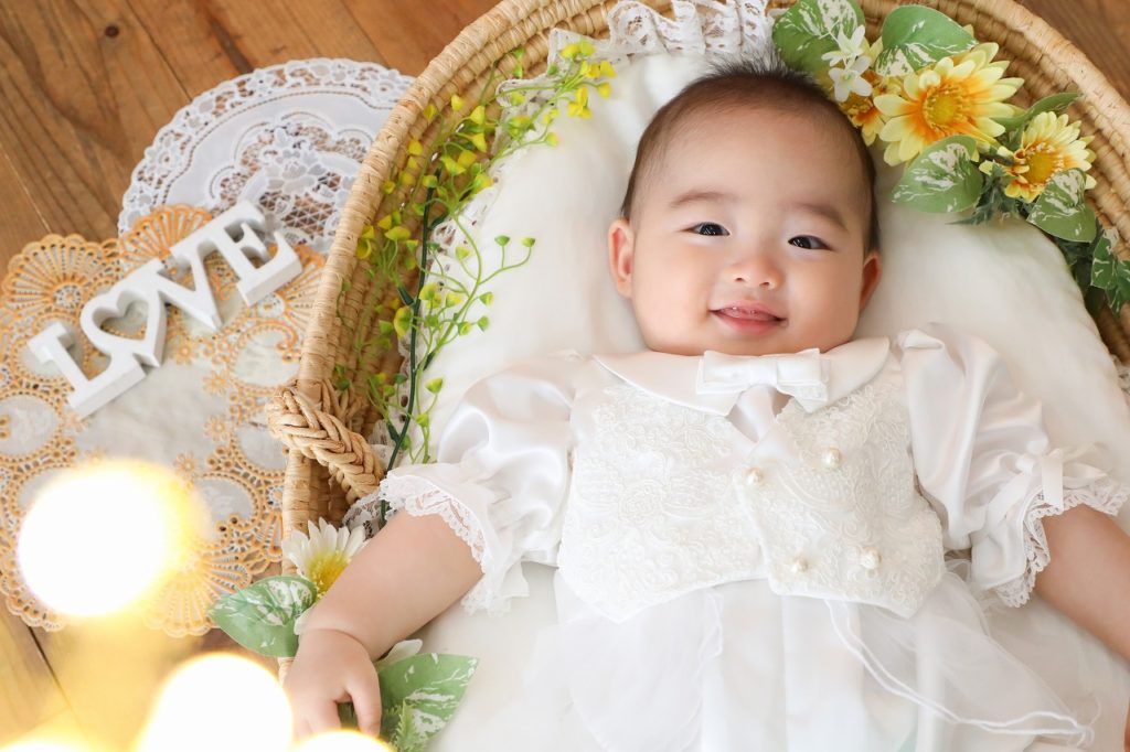 生後半年のハーフバースデーは何をする？お祝い写真や飾り・離乳食ケーキ こども写真館プレシュスタジオ