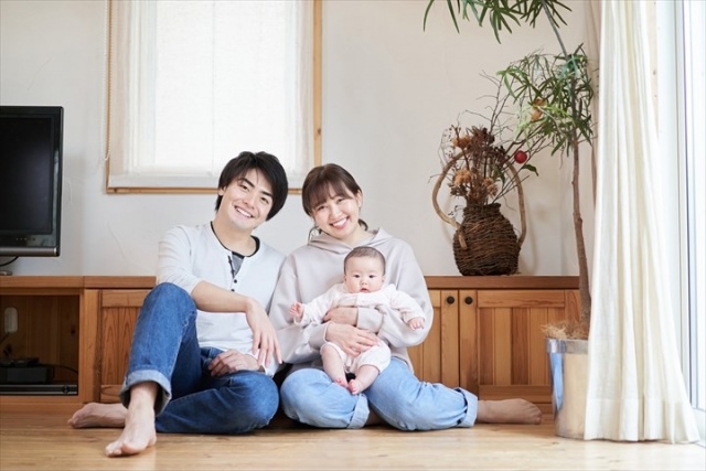 年賀状に「子供の写真」はアリ？ネットでも論争 「子供は知り合いじゃない」との批判もハフポスト NEWS