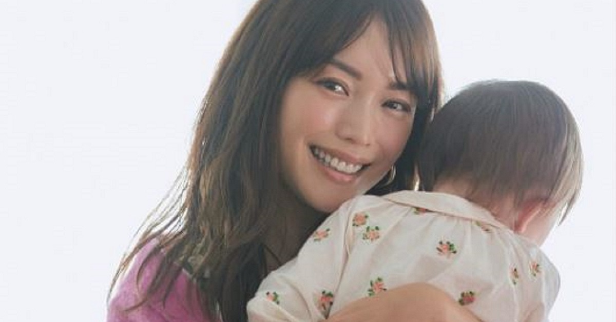 A BATHING APE Tシャツ 蛯原友里 ILMARI 結婚