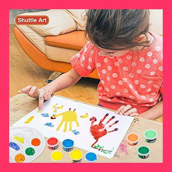 10 の有名な絵画 – 母親の腕に抱かれた赤ちゃん、指をしゃぶる