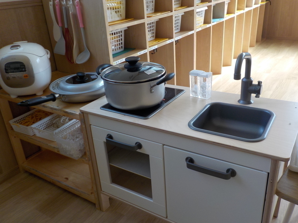 ごっこ遊び ままごと コーナーの事例 – cofa-note