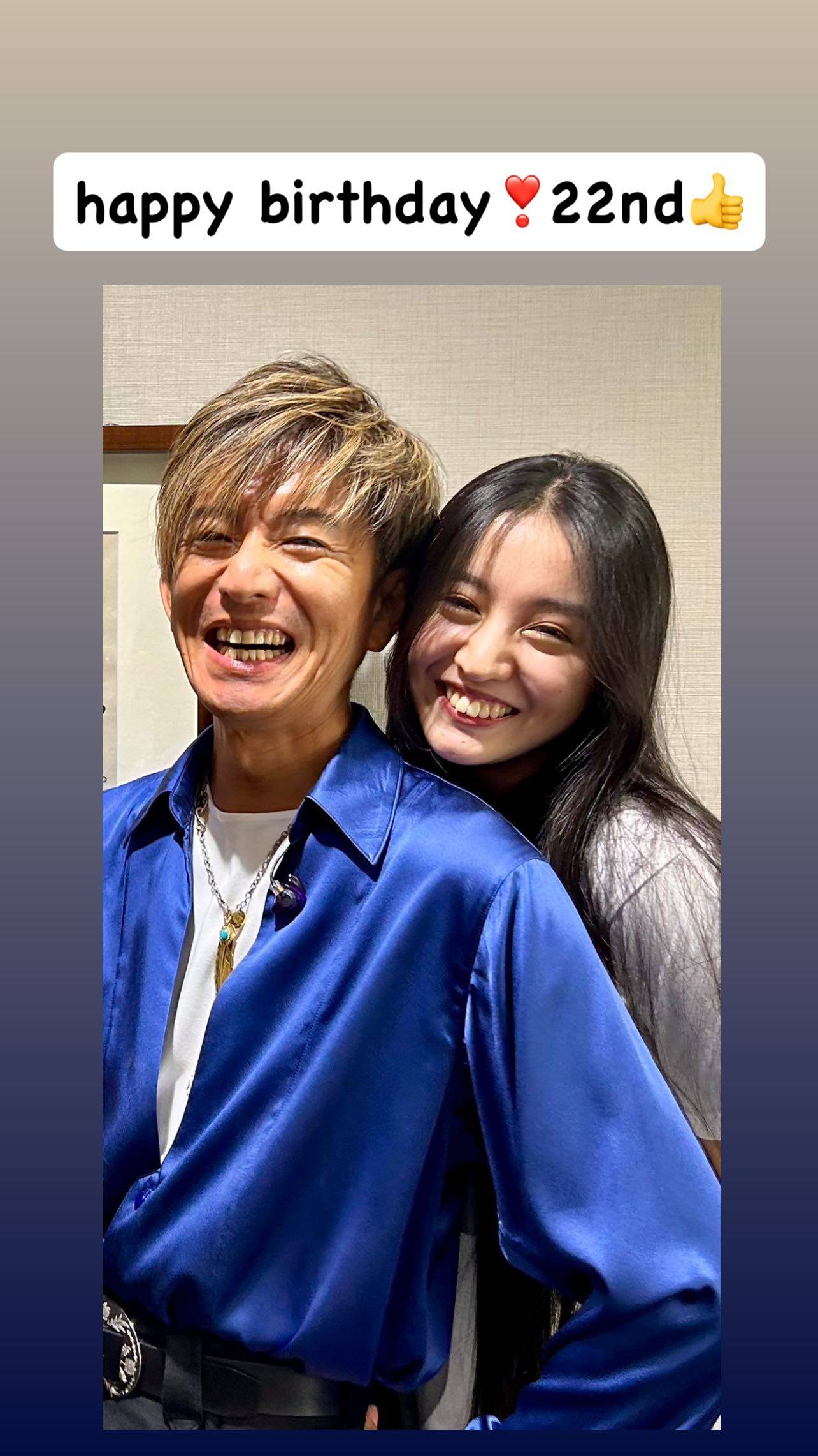 絵になる親子だね☺️✨キムタク キムタクファン キムタクファンクラブキムタクファンと繋がりたい イケメン オシャレ かっこいい モデルパパ 親子 俳優 色気芸能人私服笑顔が素敵撮影 怒られたい キュンです 視線 ドキドキ 家族 笑顔 可愛い 若い 美形