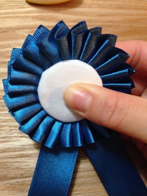 ロゼットの作り方♡縫わずに簡単！実例も合わせて手順を詳しくチェック