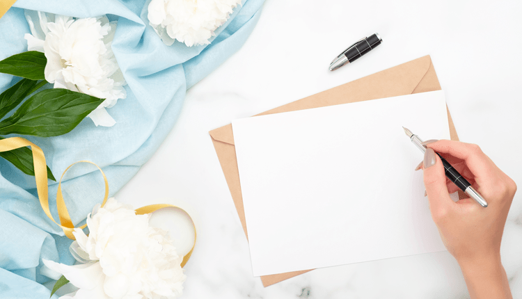 人間関係が壊れない！結婚式の招待状に欠席返信する時のマナーや例文を解説冠婚葬祭.com