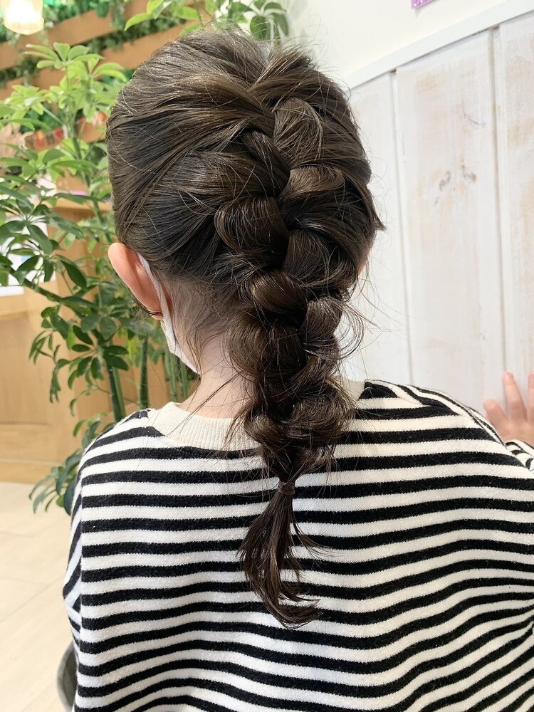 動画つきアレンジ紹介 知っておくといざという日に困らない！キッズの編み込みハーフアップDomani