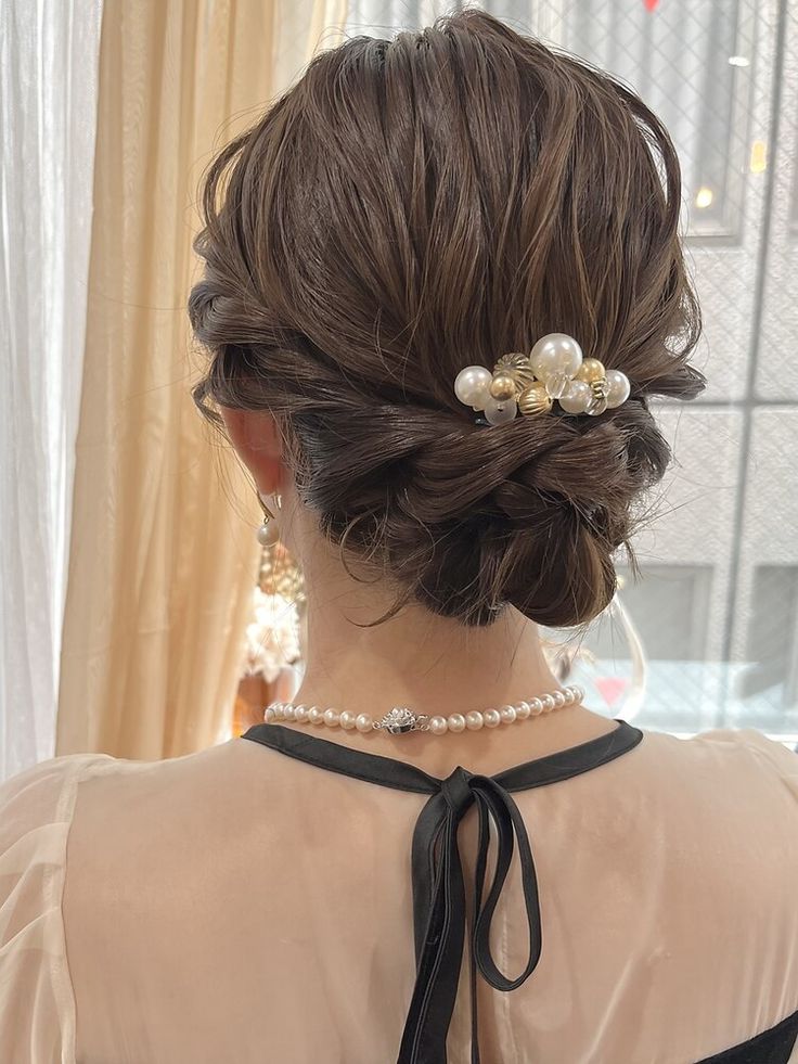 お呼ばれヘアNO.1♡シニヨンスタイル攻略 - 結婚式のドレスレンタルはパーティドレススタイル