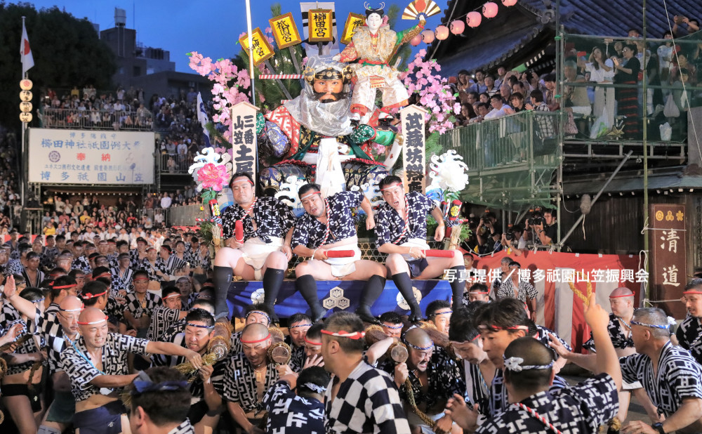 朝日新聞デジタル：子供山笠「よか人形」 舁き山お披露目 - 福岡・北九州 - 地域