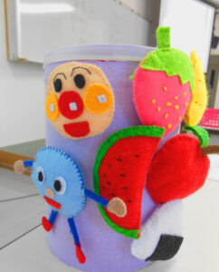 ペットボトルキャップおもちゃを手作りで！簡単な遊び方も保育士が解説 乳児～対象