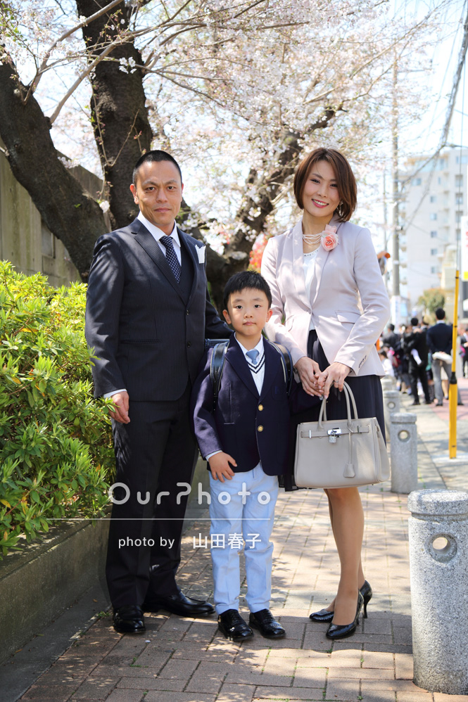 小学校入学式 女の子の記念写真を残すなら！おすすめの撮影方法・衣装など - ハピリィフォトスタジオ