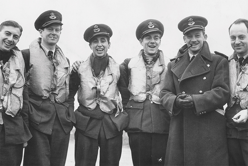 グレイス・ジョーンズ - Wikipedia