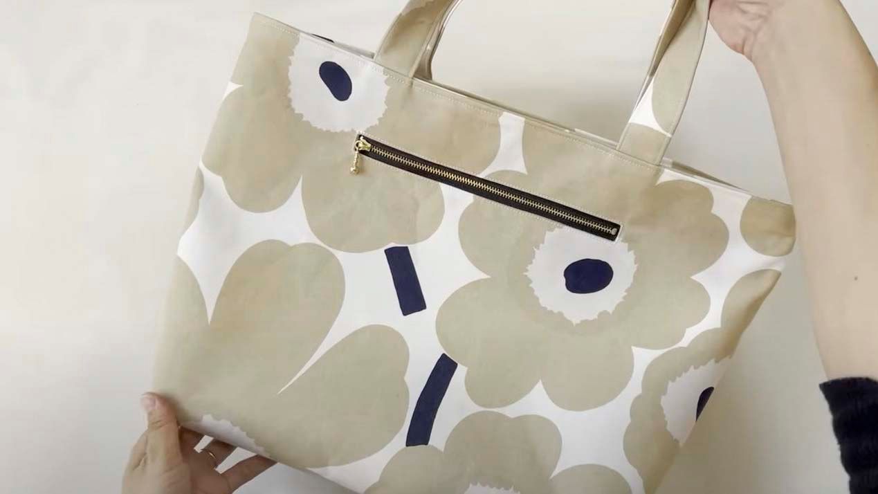 入園入学グッズレッスンバッグ 蓋付きくるま・働く車 大きめ フラップ付き 幼稚園 保育園 手作り