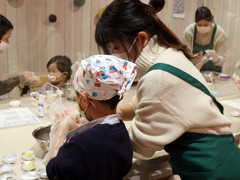 大阪親子料理教室の様子 - 街角饅頭店 吉祥天 KISSYOUTEN
