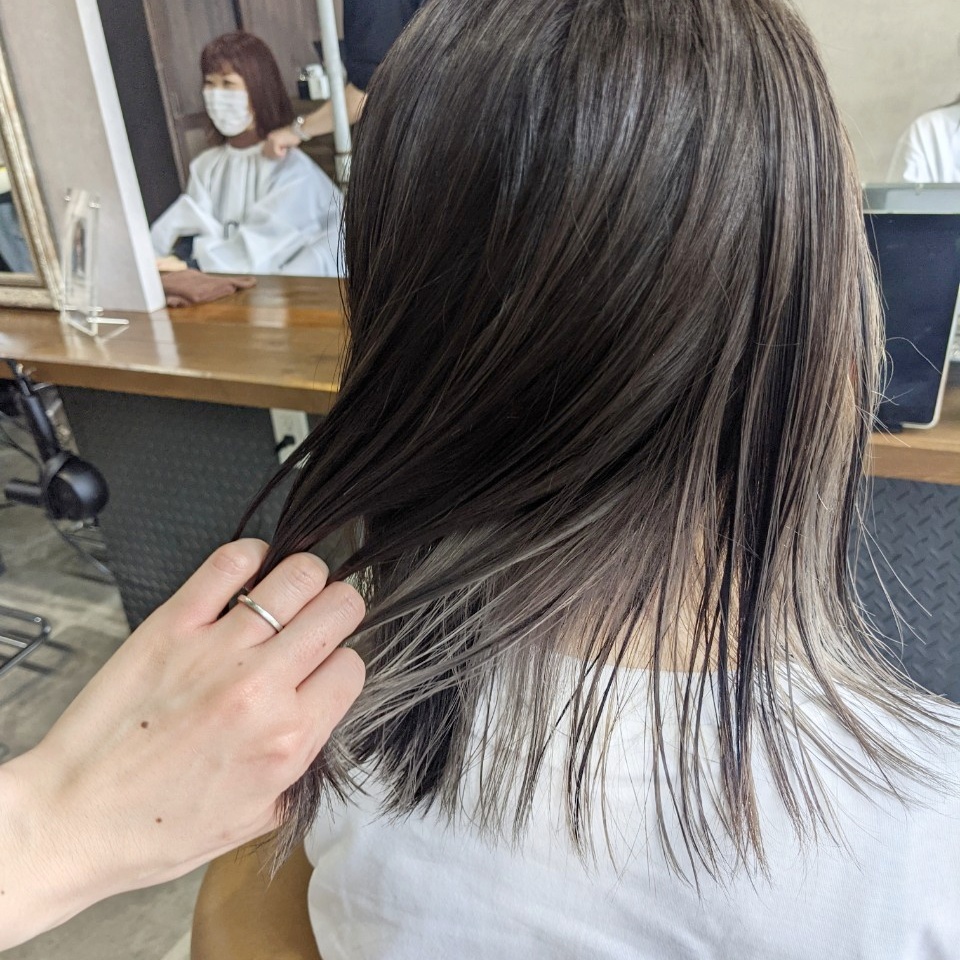 インナーカラーとは？2024最新カラーや大人向けまで徹底解説 美容師監修