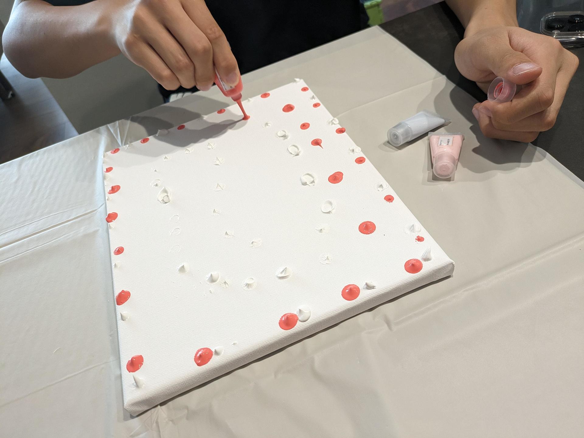 100均 SNSで話題！可愛いだけでなく簡単に作れる「お花手形アート」とは！？ウーマンエキサイト