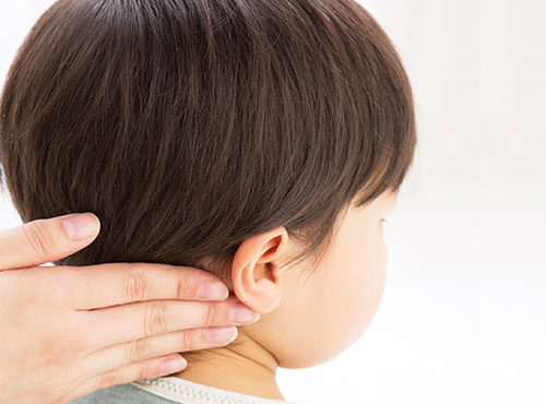 赤ちゃんが髪の毛をむしる！引っ張る！原因はストレス？ - こそだてハック