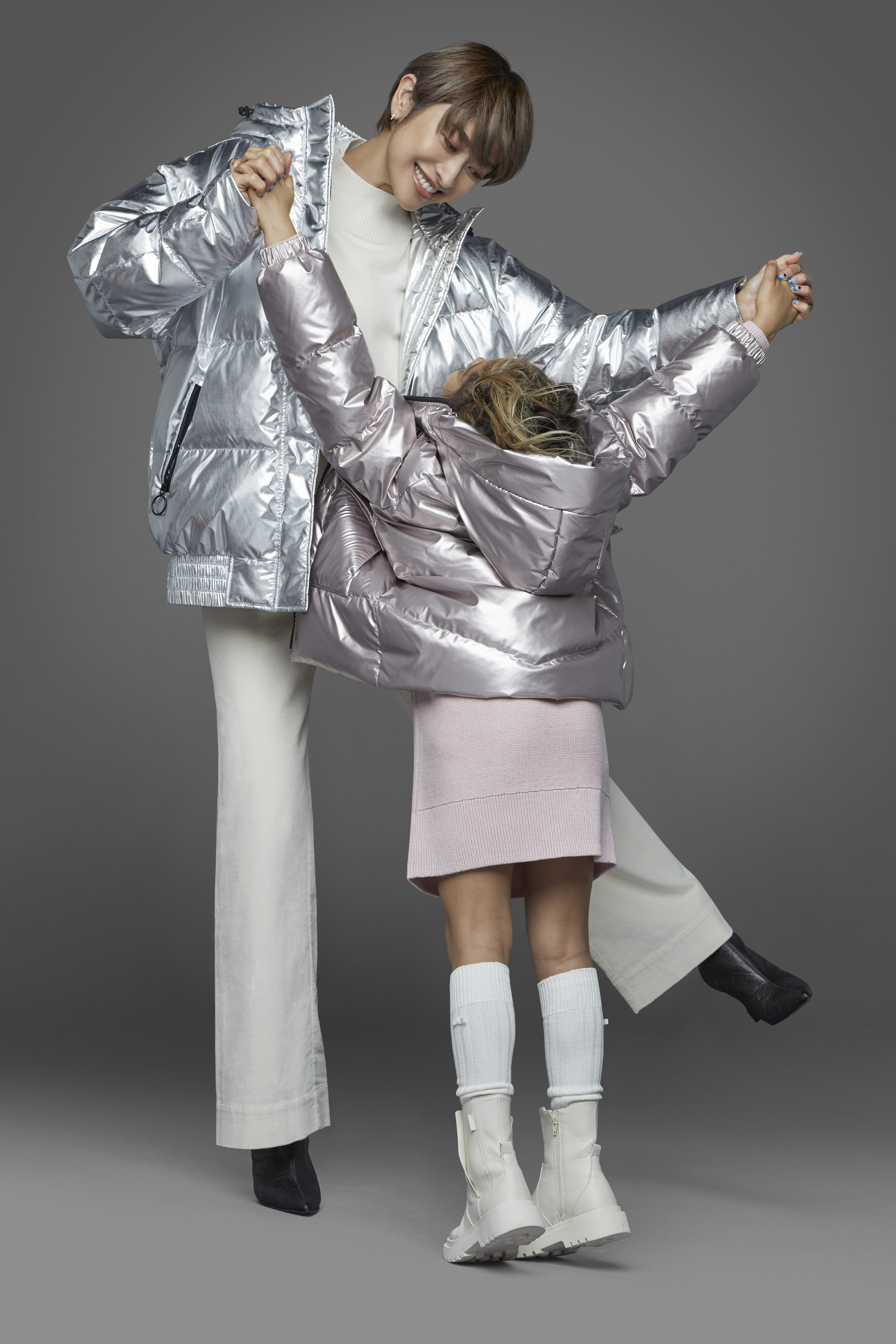 title ICONS OF GAP BLUE RAINBOW COLLECTION 美しいブルーレインボーで着る人の個性を彩るGapスタイル​​@yu_yamada_ 山田優 モデル・女優娘 ≪着用アイテム≫ 627533206 Men's パーカー M440775006 Men's Tシャツ M443313006 Men's デニムジャケット XL