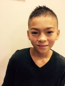 このたび断髪式を執り行いました 怜馬和尚です笑 長さは打率並の3厘！ 千原ジュニア じゃなくて 金武ジュニアを よろしくお願いします！！断髪断髪式散髪坊主坊主男子坊主頭3厘短髪ベリーショートベリーショートメンズ和尚出家打率低い