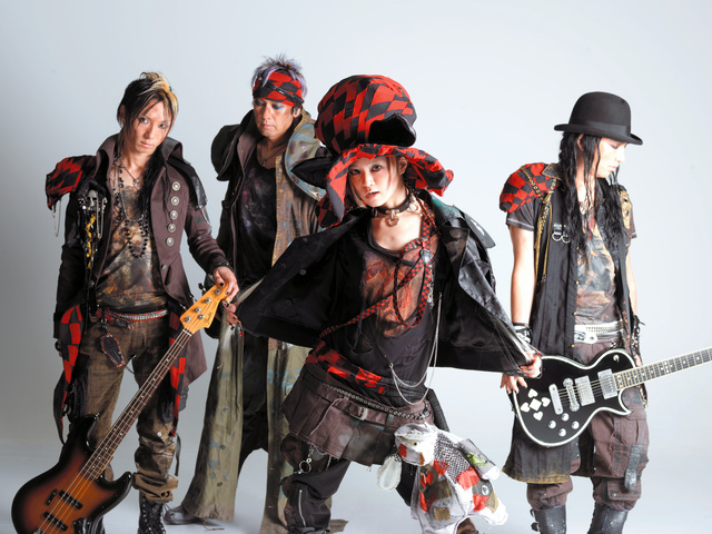 新支店長川﨑氏 「県経済へ尽力」 商工中金那覇沖縄タイムス＋プラス