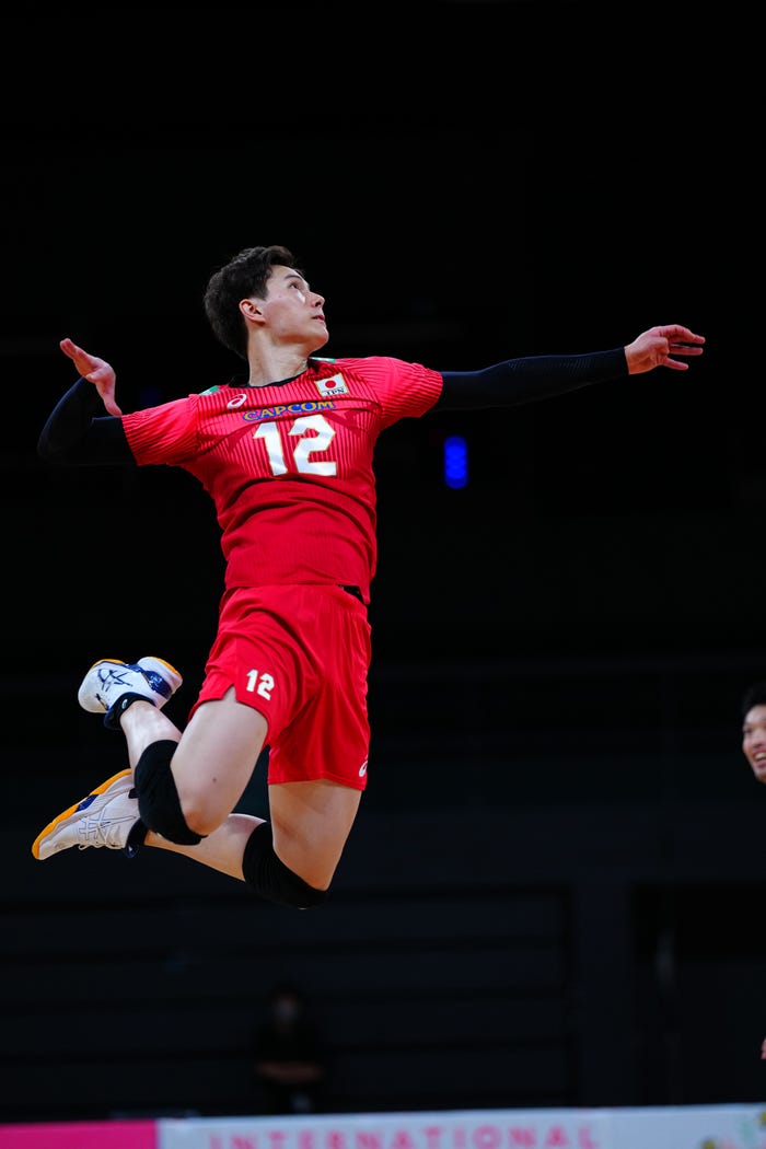 世界を騙した高橋藍のスーパープレーに広がる驚き 相手2人の裏をかく「タカハシの完璧な魔法」THE ANSWER