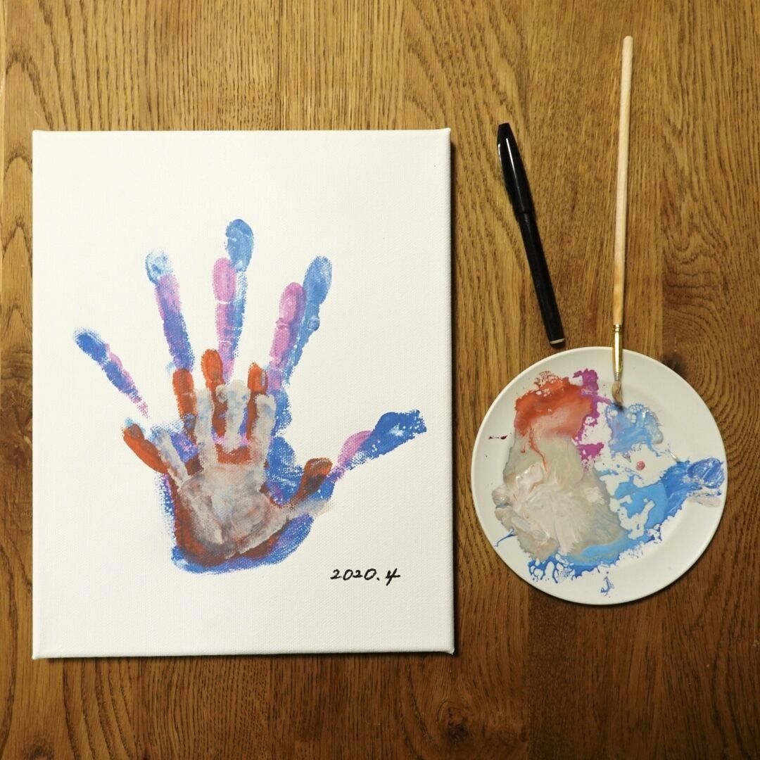 おしゃれな手形アート 家族の手形で大切な宝物に手形足形アートラクガキアートパネルのチルアート