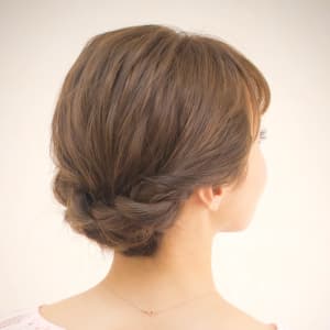 結婚式のお呼ばれにオススメ！ シニヨンアレンジヘアアレンジのお悩み解決ブログ