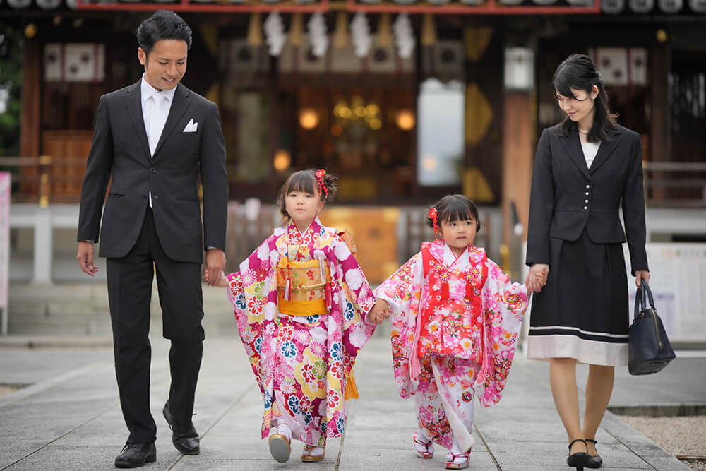家族写真をおしゃれに撮るポイントは？服装や構図、撮影場所や撮り方まで解説フォトスタジオ ハピスタ 家族写真・子供写真・七五三