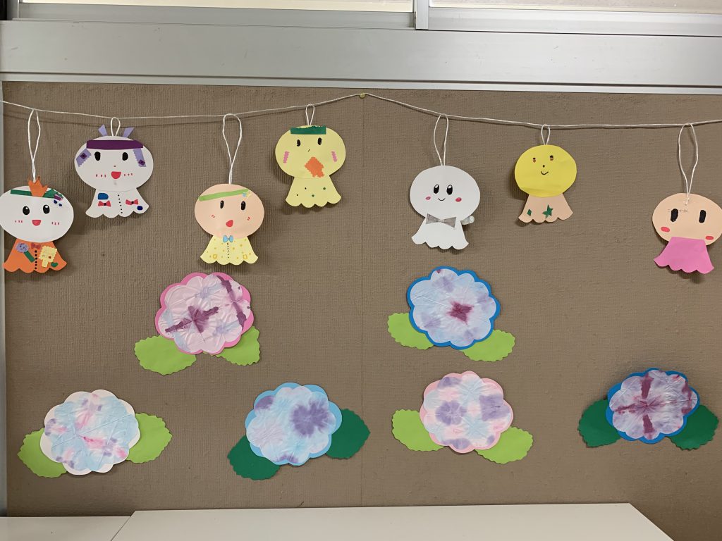 てるてるぼうず ６月の壁面画用紙 壁面飾り 保育園・幼稚園・学校・図書館その他施設 その他アート 時遊四季彩工房ユキハナ 通販17639876Creema クリーマ