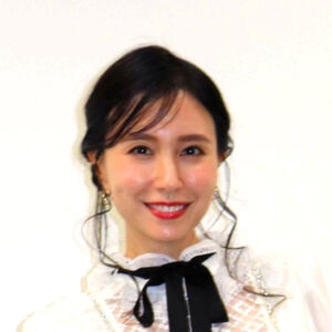 May J.與演員尚玄結婚於彼此的生日結為連理 大紀元