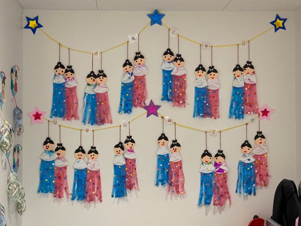 七夕製作「ゆらゆらかわいい織姫と彦星」 0歳児～5歳児 年齢別アレンジ
