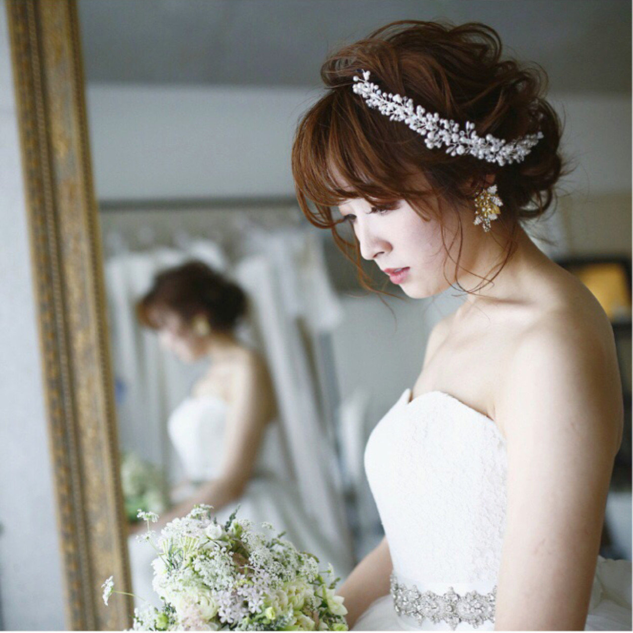 ウェディングヘア迷子必見♡シニヨンヘアとゆるふわハーフアップで愛らしい花嫁スタイルに＊.:*美花嫁図鑑 farny ファーニー お洒落で可愛い 花嫁レポが満載！byプラコレ