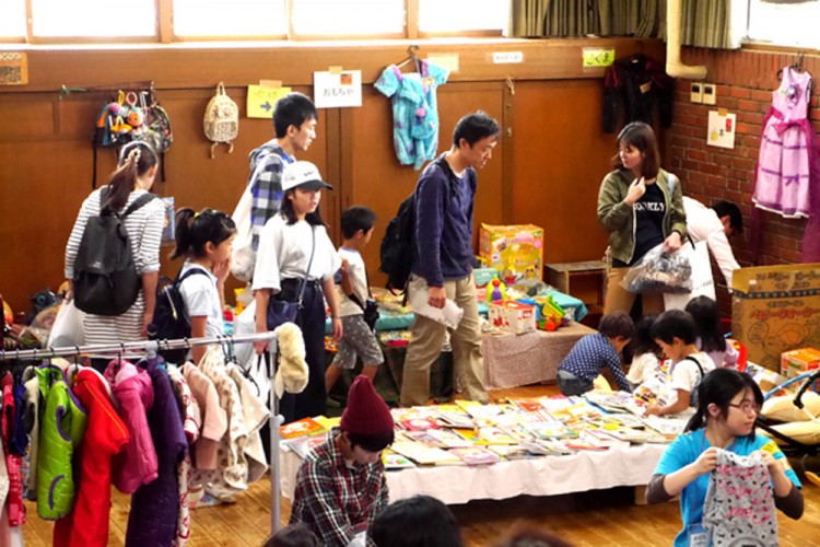 おさなご園の皆様 保育園のオリジナルエプロンにプリント