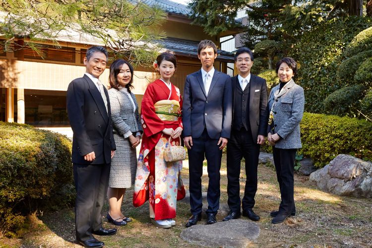 顔合わせ食事会の服装「父親・母親は何を着た？」卒花SNAP９ゼクシィ