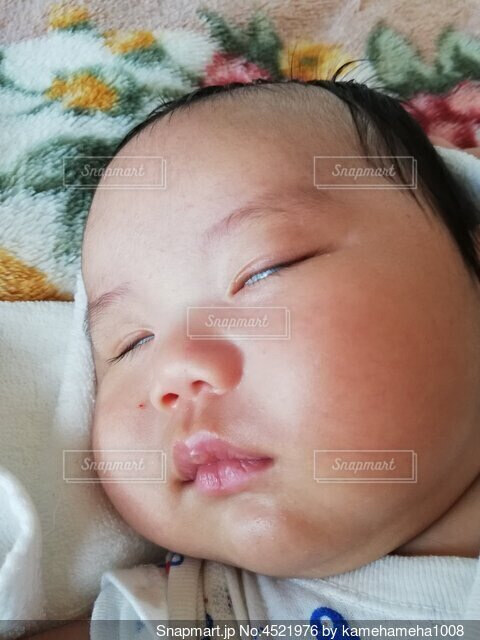 赤ちゃんの変顔写真が面白い「ナイスタイミング」かわいい＆笑える写真集kosodate LIFE 子育てライフ