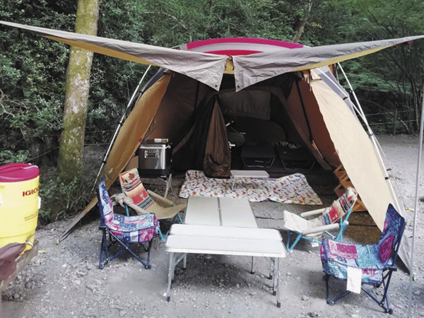 冬はやっぱりコレだよね〜 今すぐ真似したい「こたつキャンプレイアウト」5選CAMP HACK キャンプハック